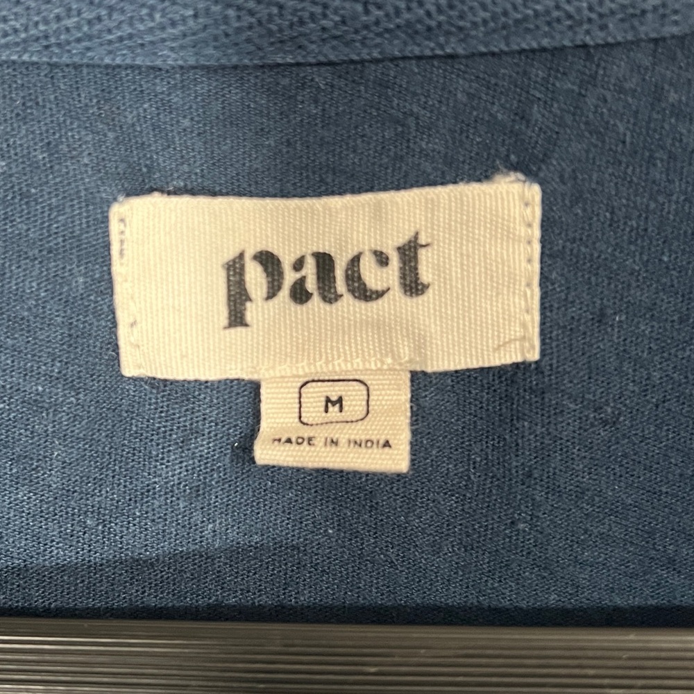 Pact Organic Cotton Long Sleeve Collared V-Neck in Navy Blue Size Medium - Picture 4 of 7